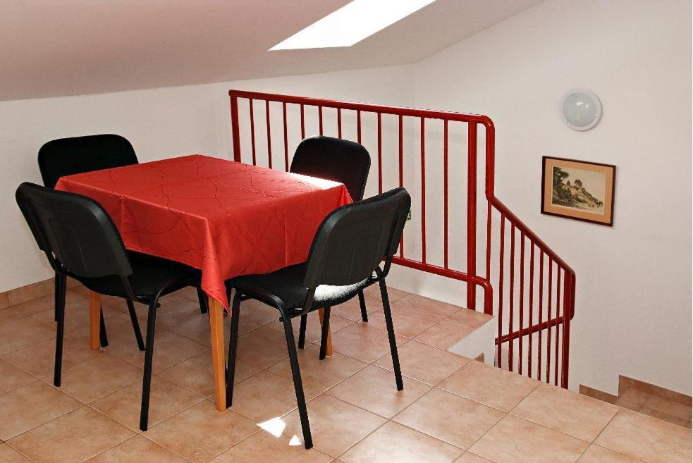 Liszt Apartman Pécs Rom bilde